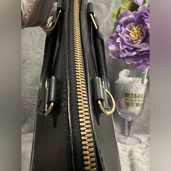 Louis Vuitton Alma Epi Black PM - Picture 2 of 11